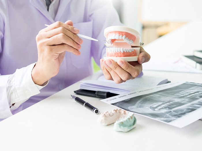 お口や顎まわりに違和感や痛みを感じたら